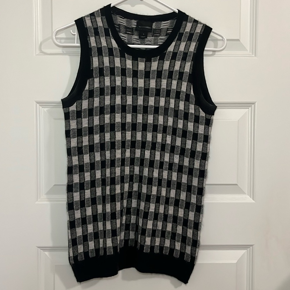 100% Italian Cashmere J.Crew sweater vest size S. So soft.